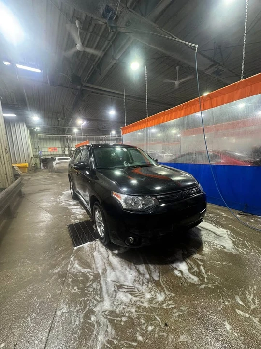 2014 Mitsubishi Outlander - Image 13 of 15