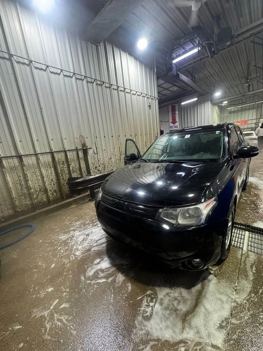 2014 Mitsubishi Outlander - Image 15 of 15