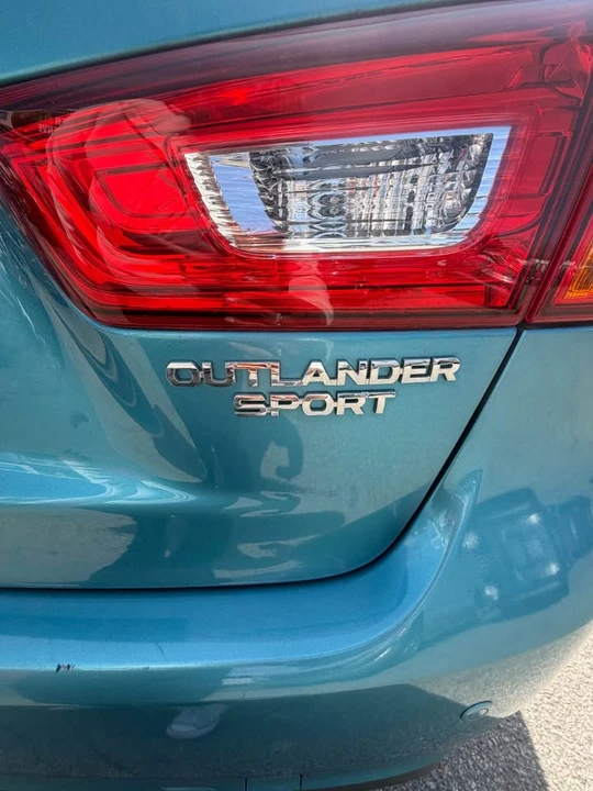 2014 Mitsubishi Outlander - Image 13 of 16