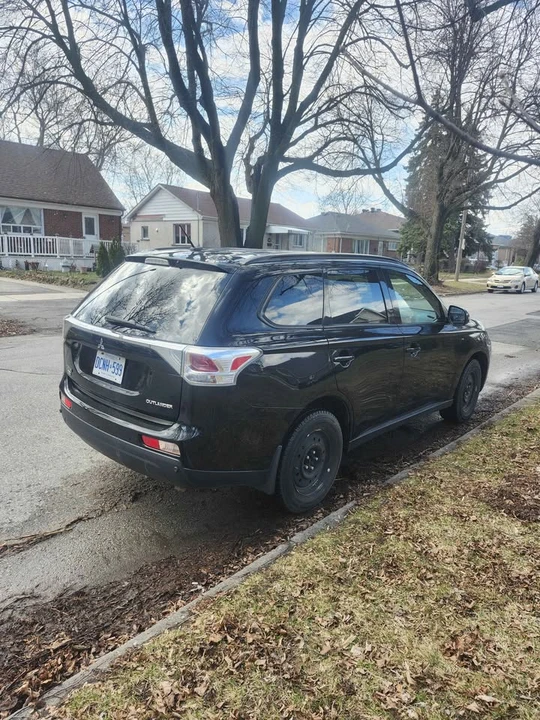 2014 Mitsubishi Outlander - Image 4 of 15