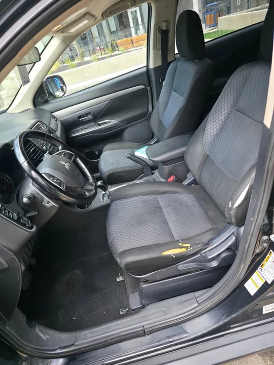 2014 Mitsubishi Outlander - Image 5 of 9