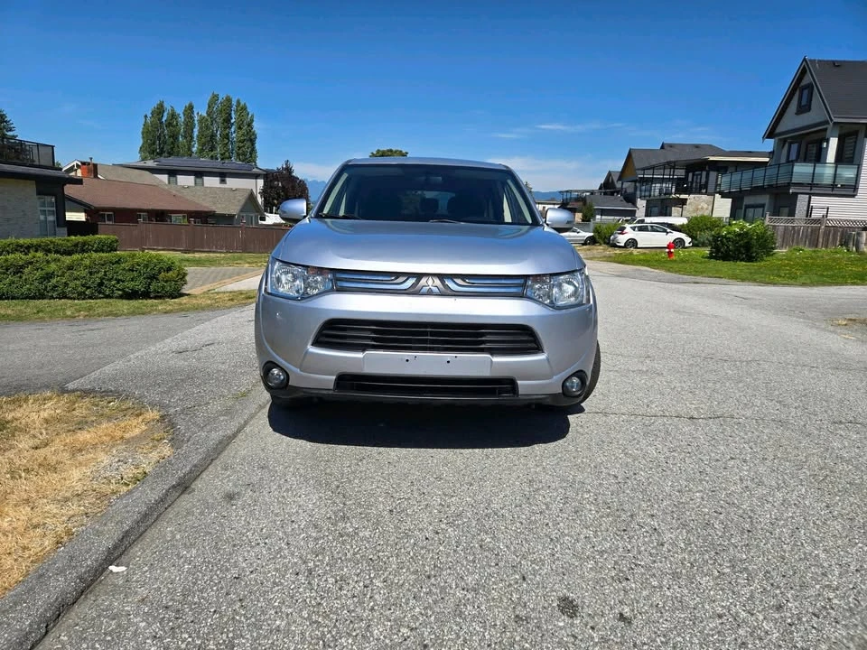 2014 Mitsubishi Outlander - Image 4 of 17