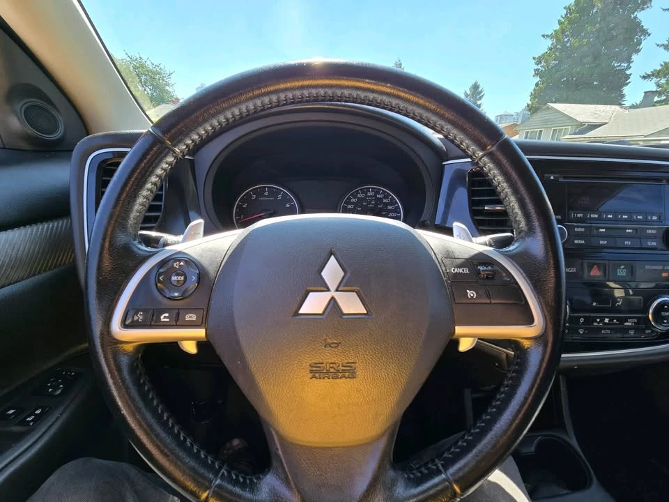 2014 Mitsubishi Outlander - Image 15 of 17