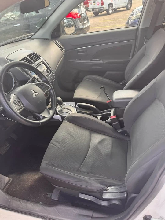 2014 Mitsubishi Outlander - Image 5 of 6