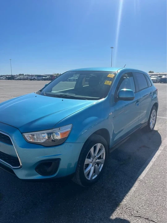 2014 Mitsubishi Outlander - Image 10 of 11