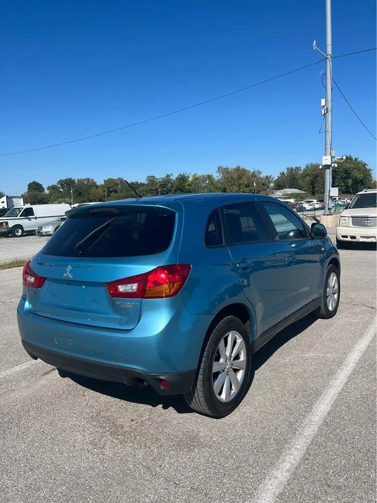 2014 Mitsubishi Outlander - Image 4 of 11