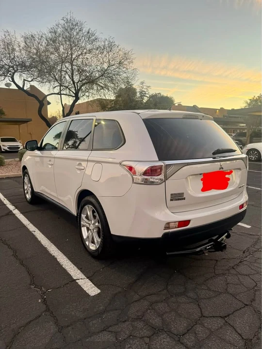 2014 Mitsubishi Outlander - Image 4 of 12