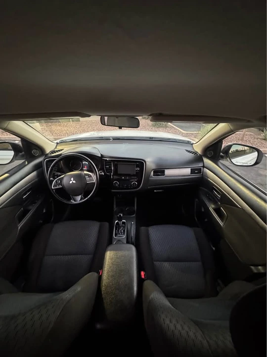 2014 Mitsubishi Outlander - Image 8 of 12