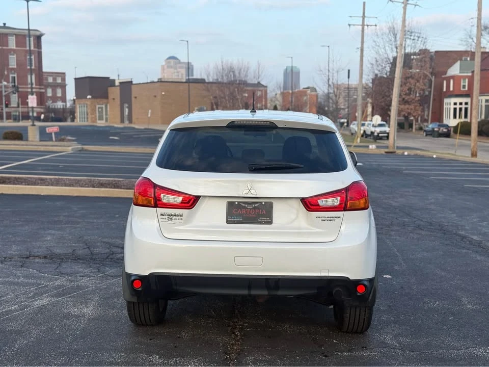 2014 Mitsubishi Outlander - Image 4 of 17