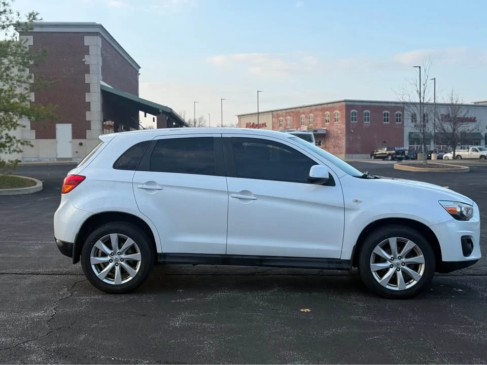 2014 Mitsubishi Outlander - Image 6 of 17