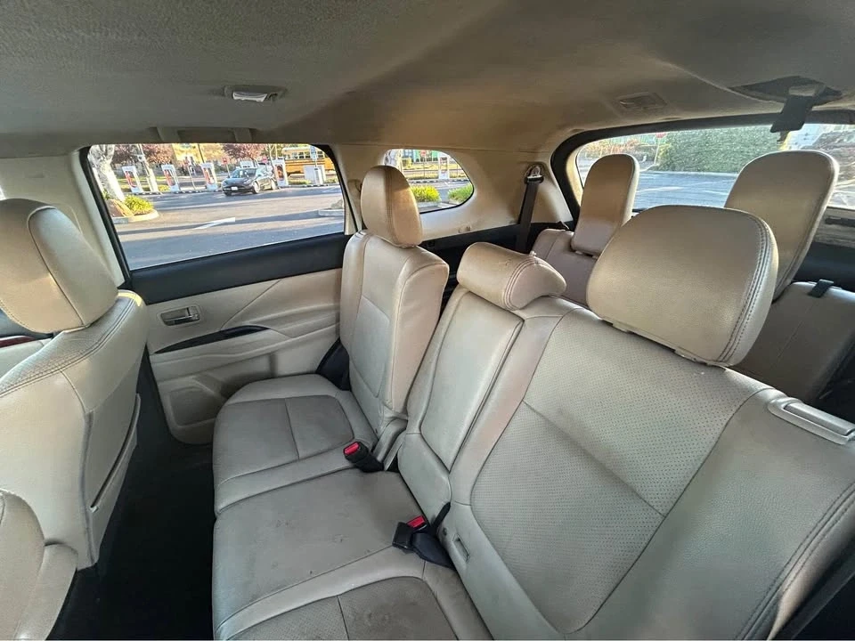2014 Mitsubishi Outlander - Image 7 of 10