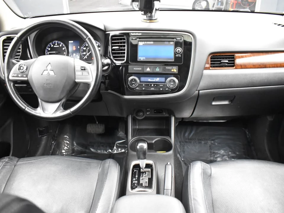 2014 Mitsubishi Outlander - Image 14 of 20