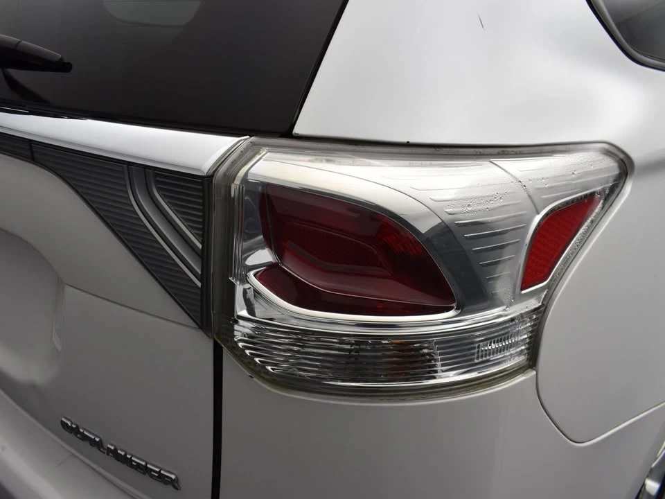 2014 Mitsubishi Outlander - Image 5 of 20
