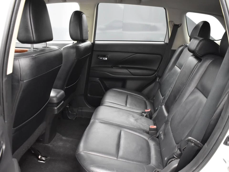 2014 Mitsubishi Outlander - Image 12 of 20