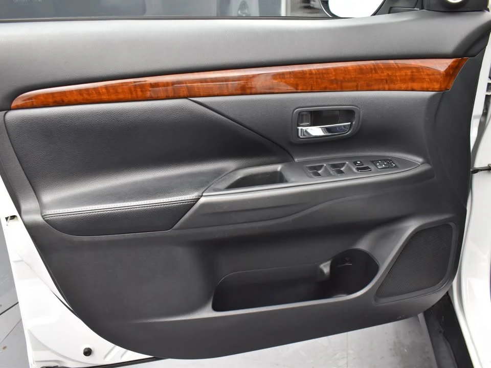 2014 Mitsubishi Outlander - Image 6 of 20