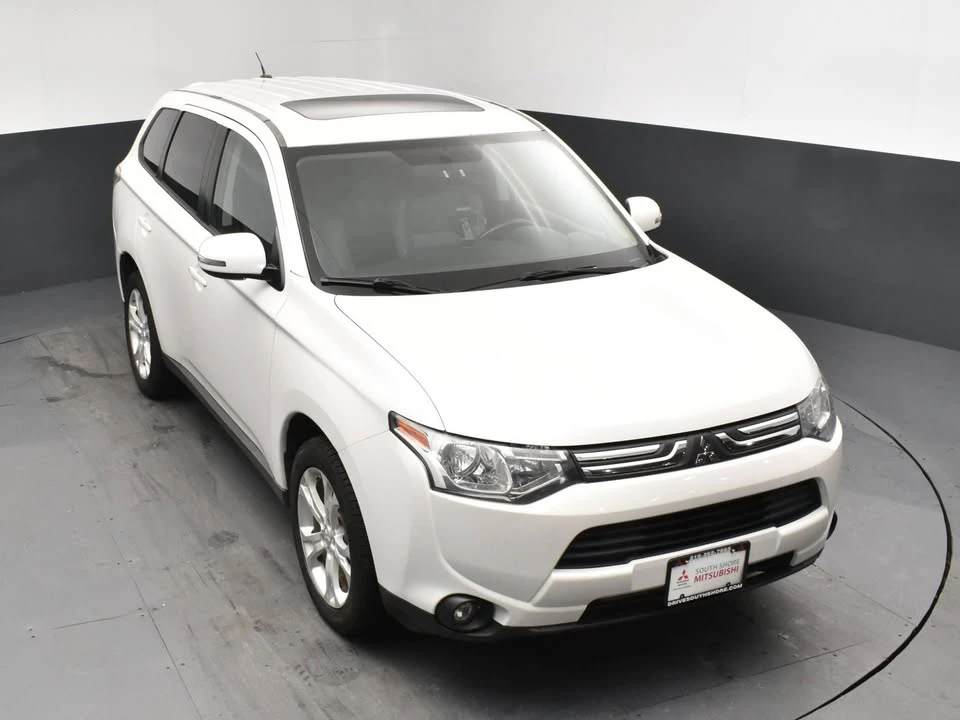 2014 Mitsubishi Outlander - Image 17 of 20