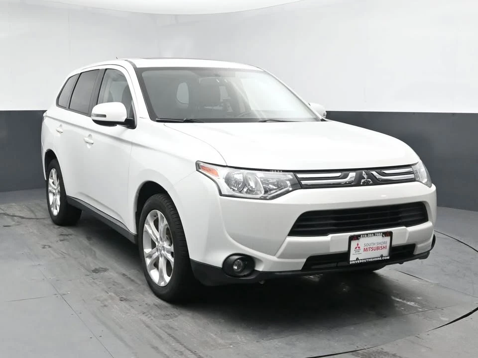 2014 Mitsubishi Outlander - Image 3 of 20