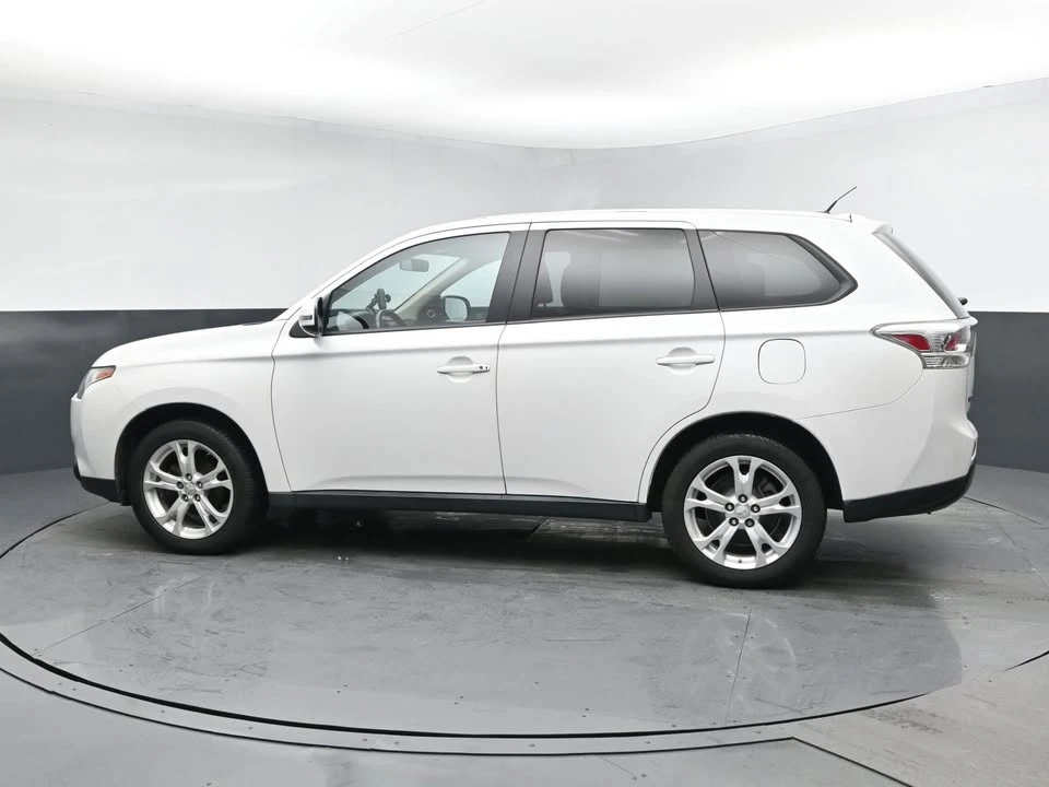 2014 Mitsubishi Outlander - Image 4 of 20