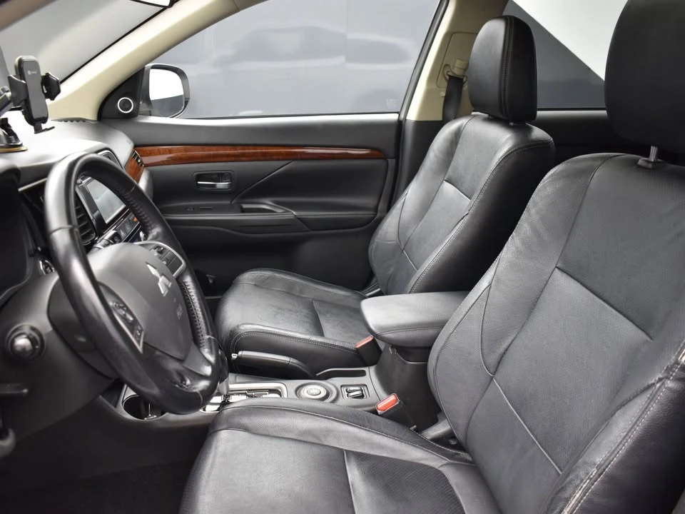 2014 Mitsubishi Outlander - Image 11 of 20