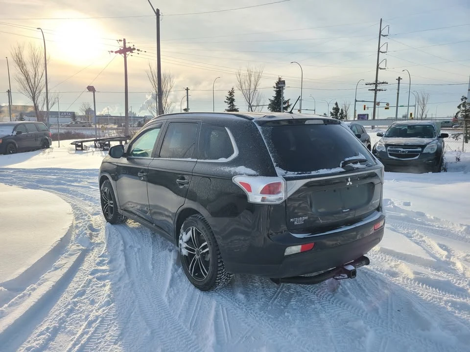 2014 Mitsubishi Outlander - Image 14 of 20