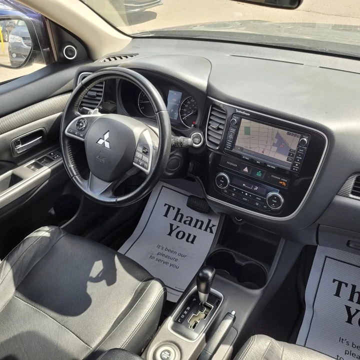 2014 Mitsubishi Outlander - Image 10 of 20
