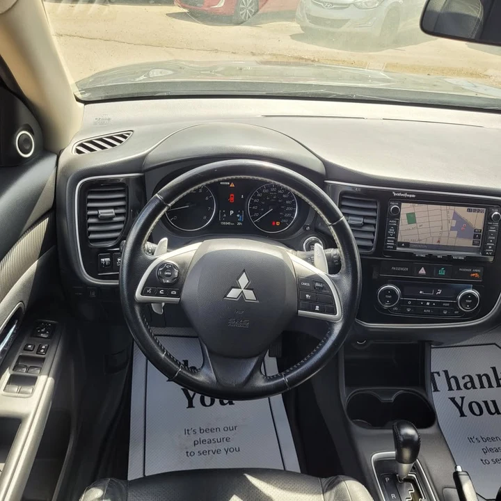 2014 Mitsubishi Outlander - Image 2 of 20