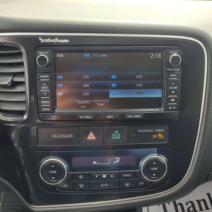 2014 Mitsubishi Outlander - Image 8 of 20