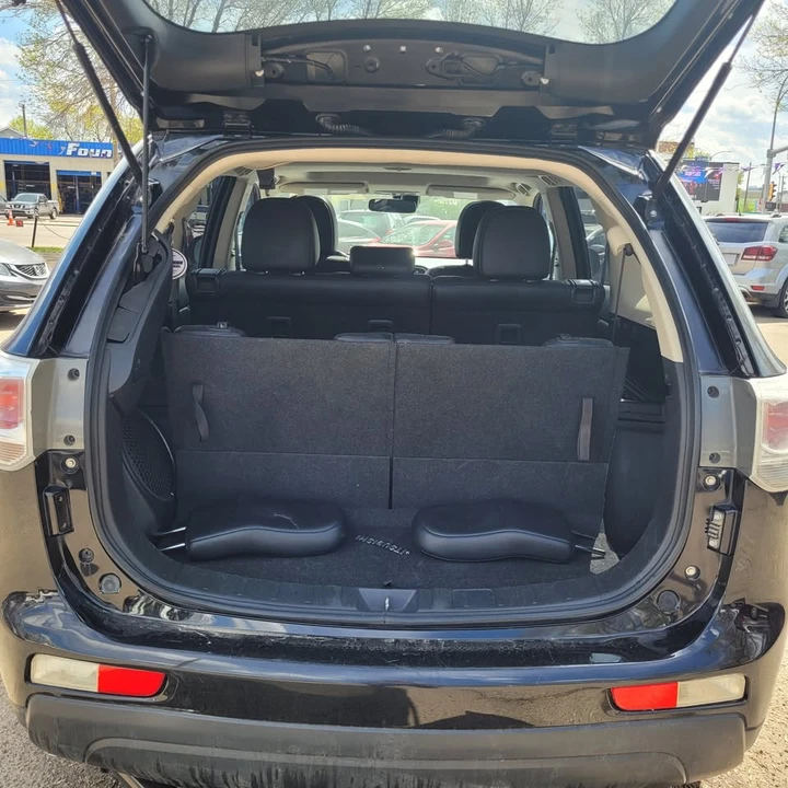 2014 Mitsubishi Outlander - Image 19 of 20
