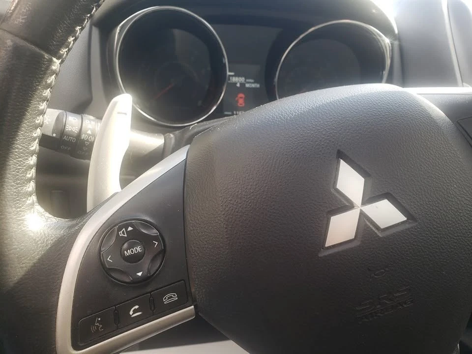2014 Mitsubishi Outlander - Image 9 of 10