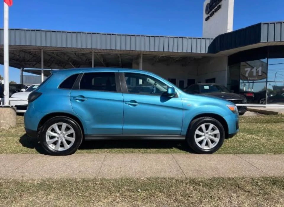 2014 Mitsubishi Outlander - Image 4 of 7