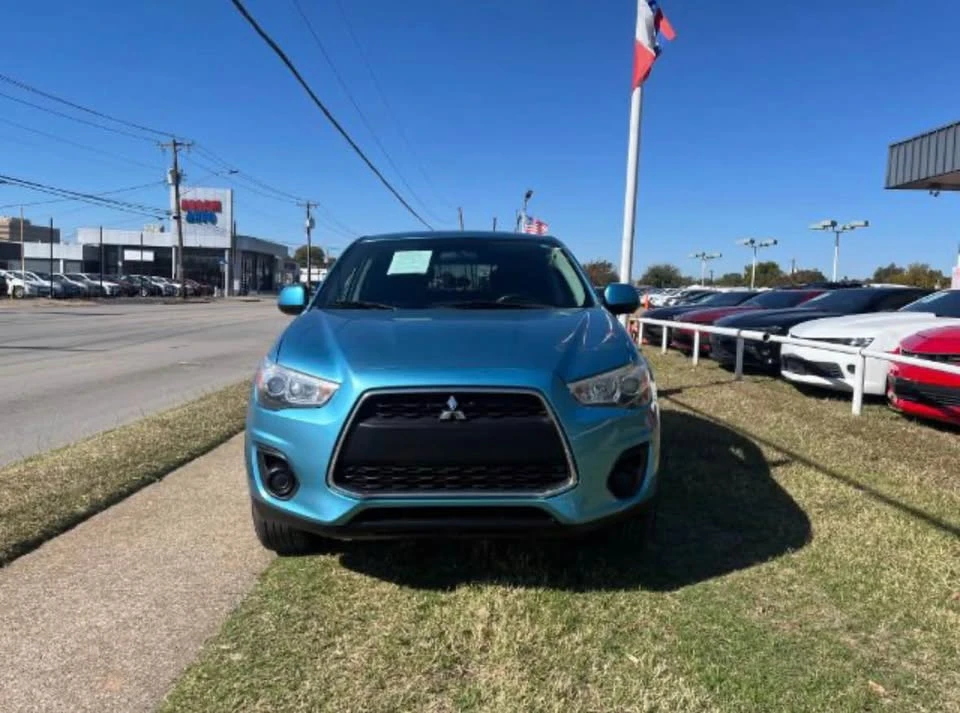 2014 Mitsubishi Outlander - Image 2 of 7
