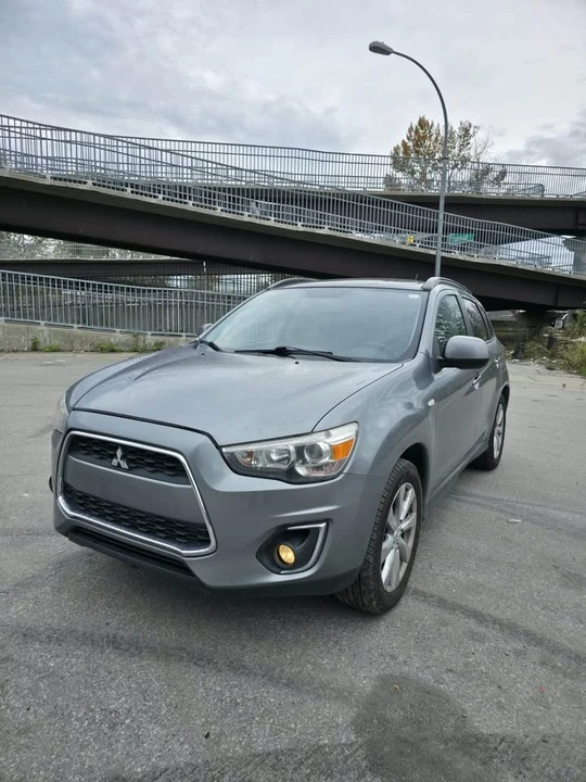 2014 Mitsubishi Outlander - Image 2 of 18