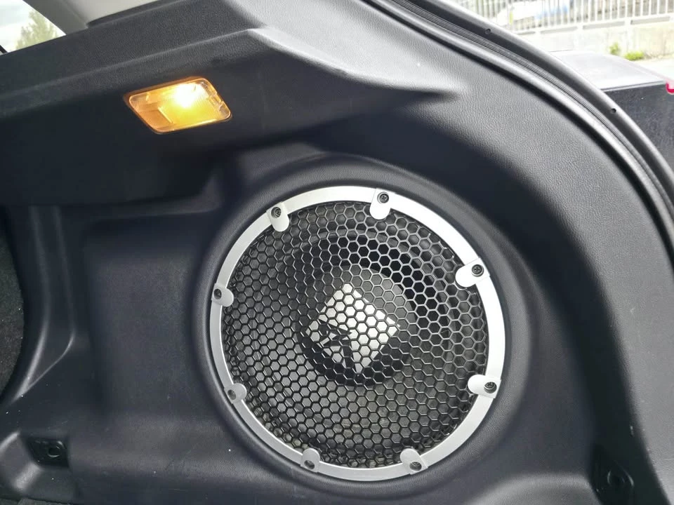 2014 Mitsubishi Outlander - Image 12 of 18