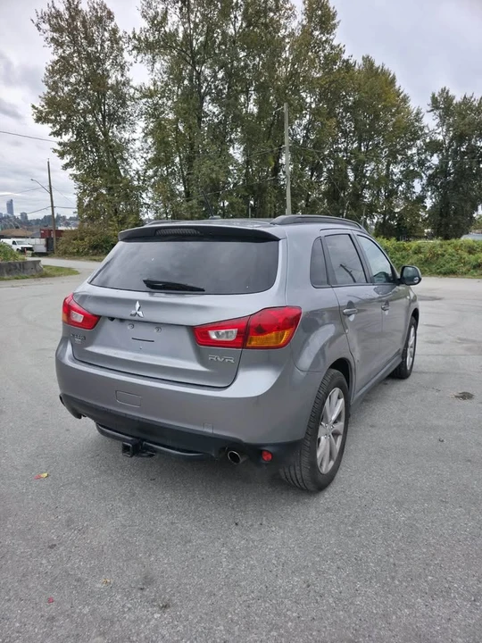 2014 Mitsubishi Outlander - Image 6 of 18