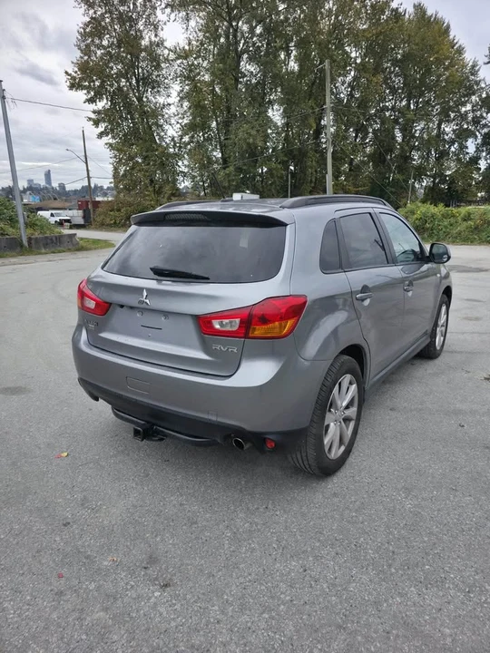 2014 Mitsubishi Outlander - Image 5 of 18