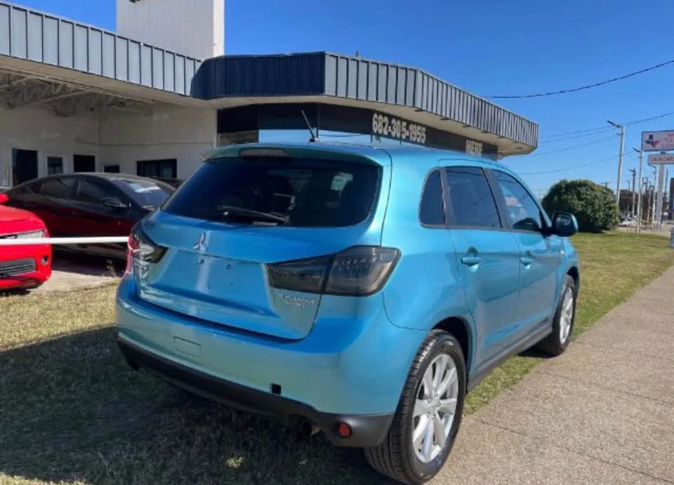 2014 Mitsubishi Outlander - Image 5 of 7