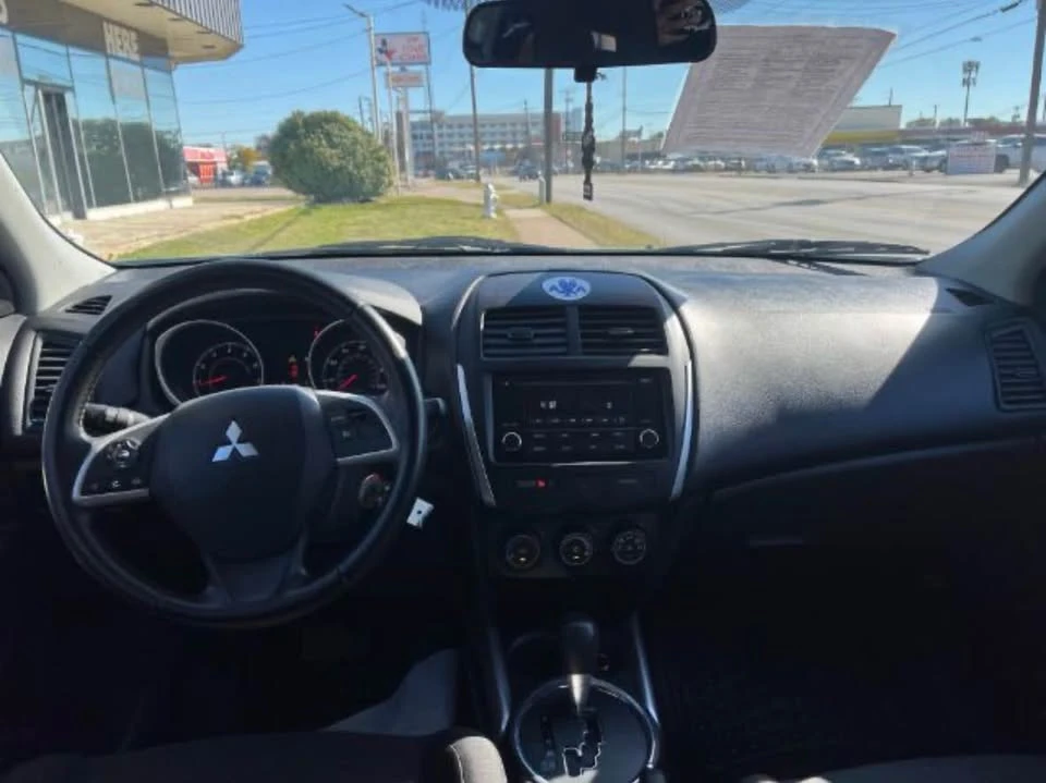 2014 Mitsubishi Outlander - Image 6 of 7