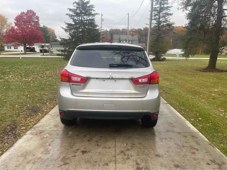 2014 Mitsubishi Outlander - Image 4 of 8