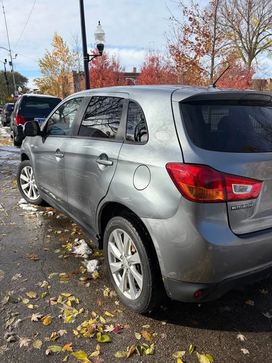 2014 Mitsubishi Outlander - Image 3 of 13
