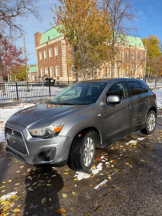 2014 Mitsubishi Outlander - Image 2 of 13