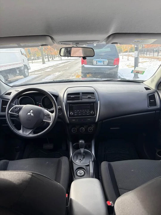 2014 Mitsubishi Outlander - Image 11 of 13