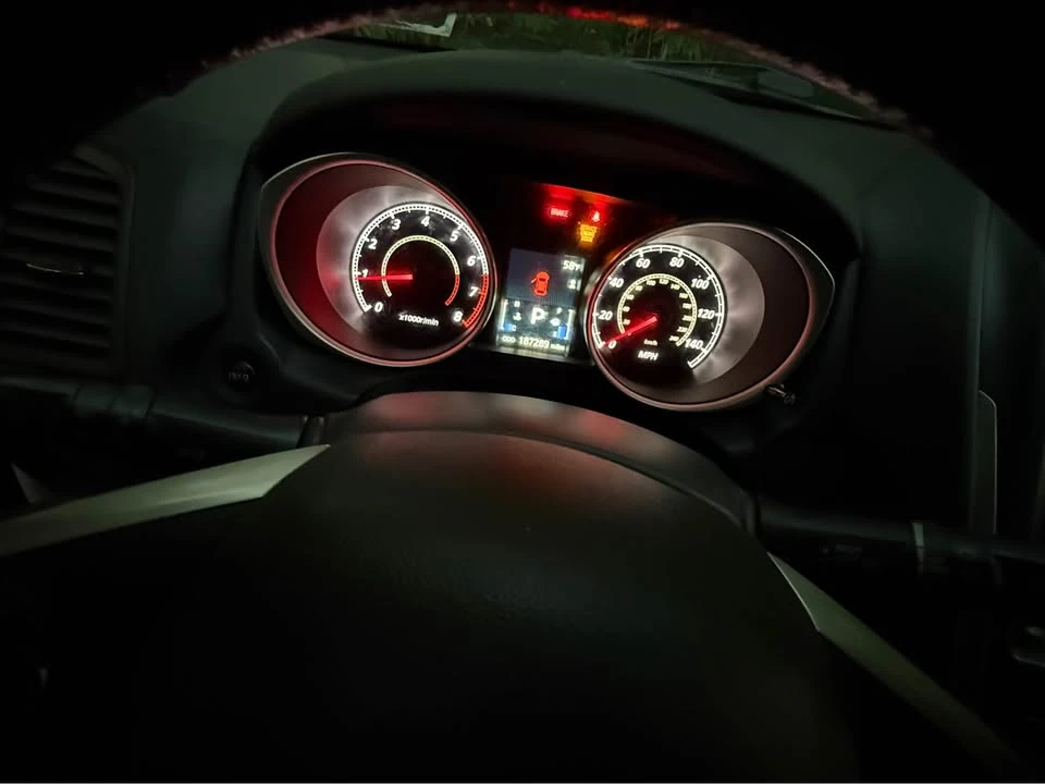 2014 Mitsubishi Outlander - Image 2 of 4