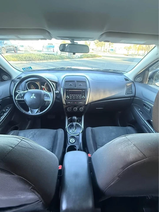 2014 Mitsubishi Outlander - Image 10 of 11
