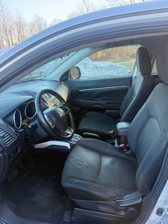 2014 Mitsubishi Outlander - Image 8 of 11