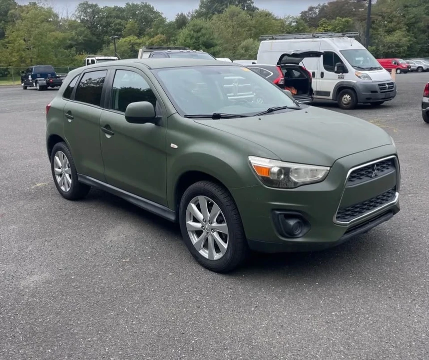 2014 Mitsubishi Outlander - Image 2 of 6