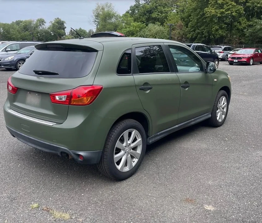 2014 Mitsubishi Outlander - Image 3 of 6