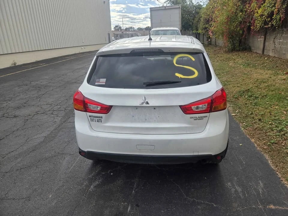 2014 Mitsubishi Outlander Sport - Image 4 of 10