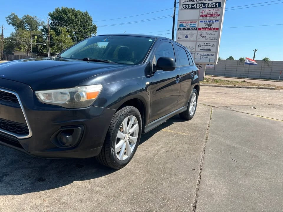 2014 Mitsubishi Outlander - Image 3 of 15