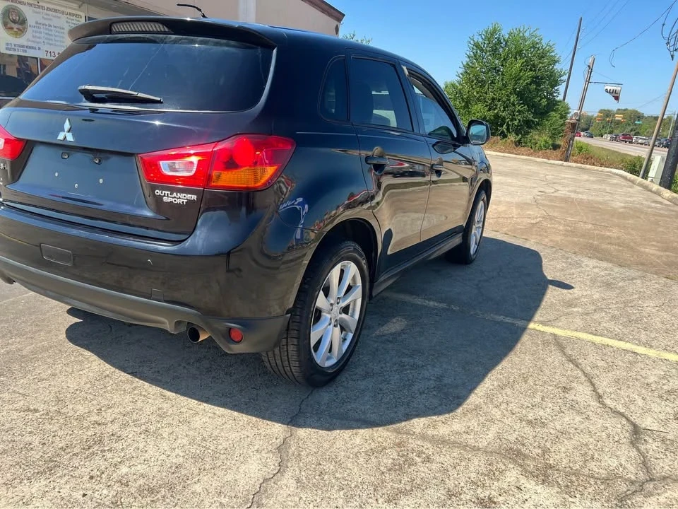 2014 Mitsubishi Outlander - Image 6 of 15