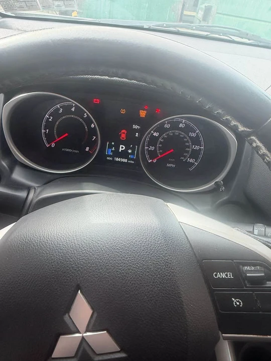 2014 Mitsubishi Outlander - Image 7 of 8